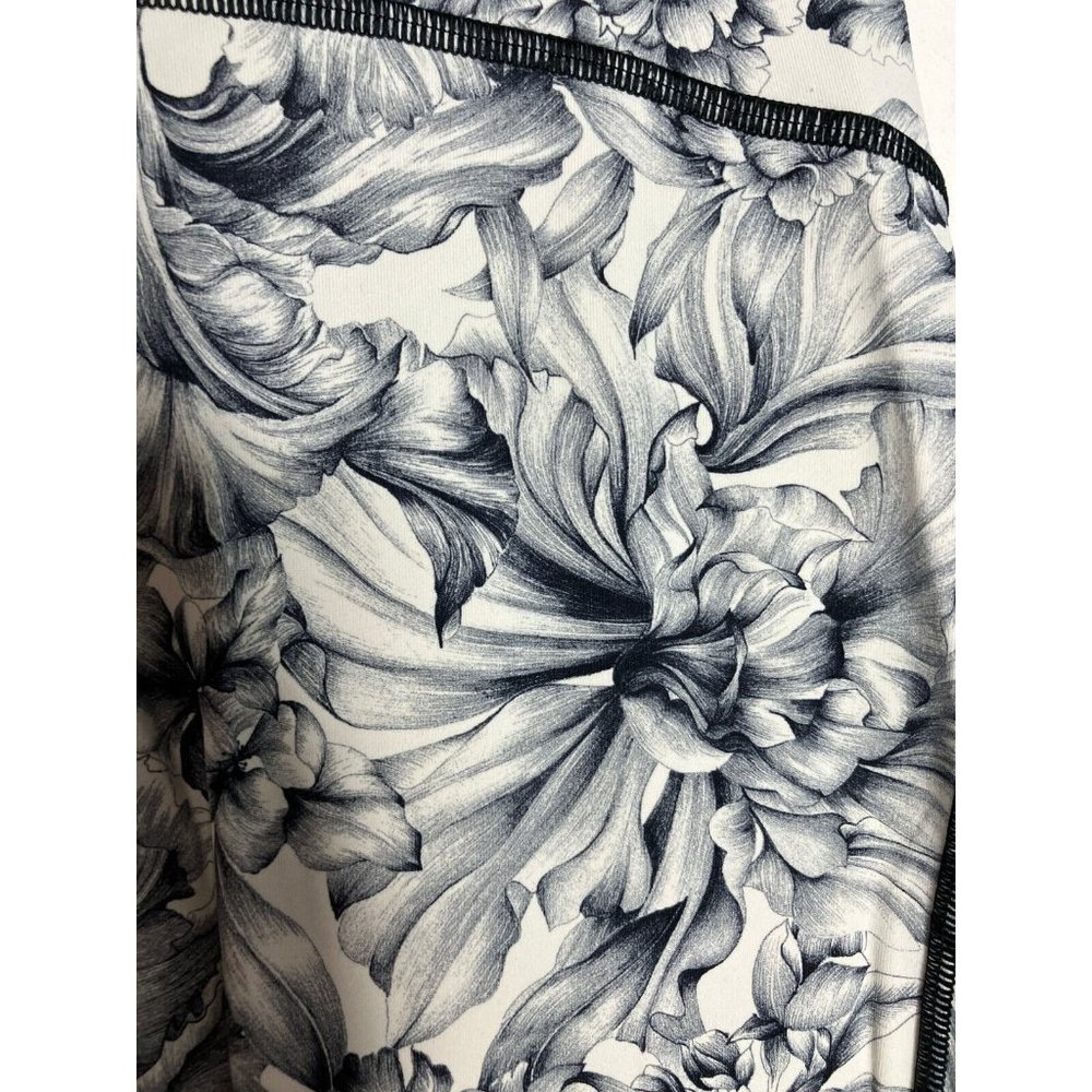 Lululemon Women's Size 6 Train Times 7/8 Pant Floral Leggings - Picture 7 of 12